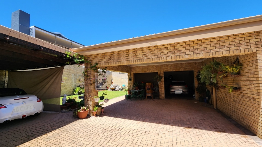 3 Bedroom Property for Sale in Seemeeu Park Western Cape